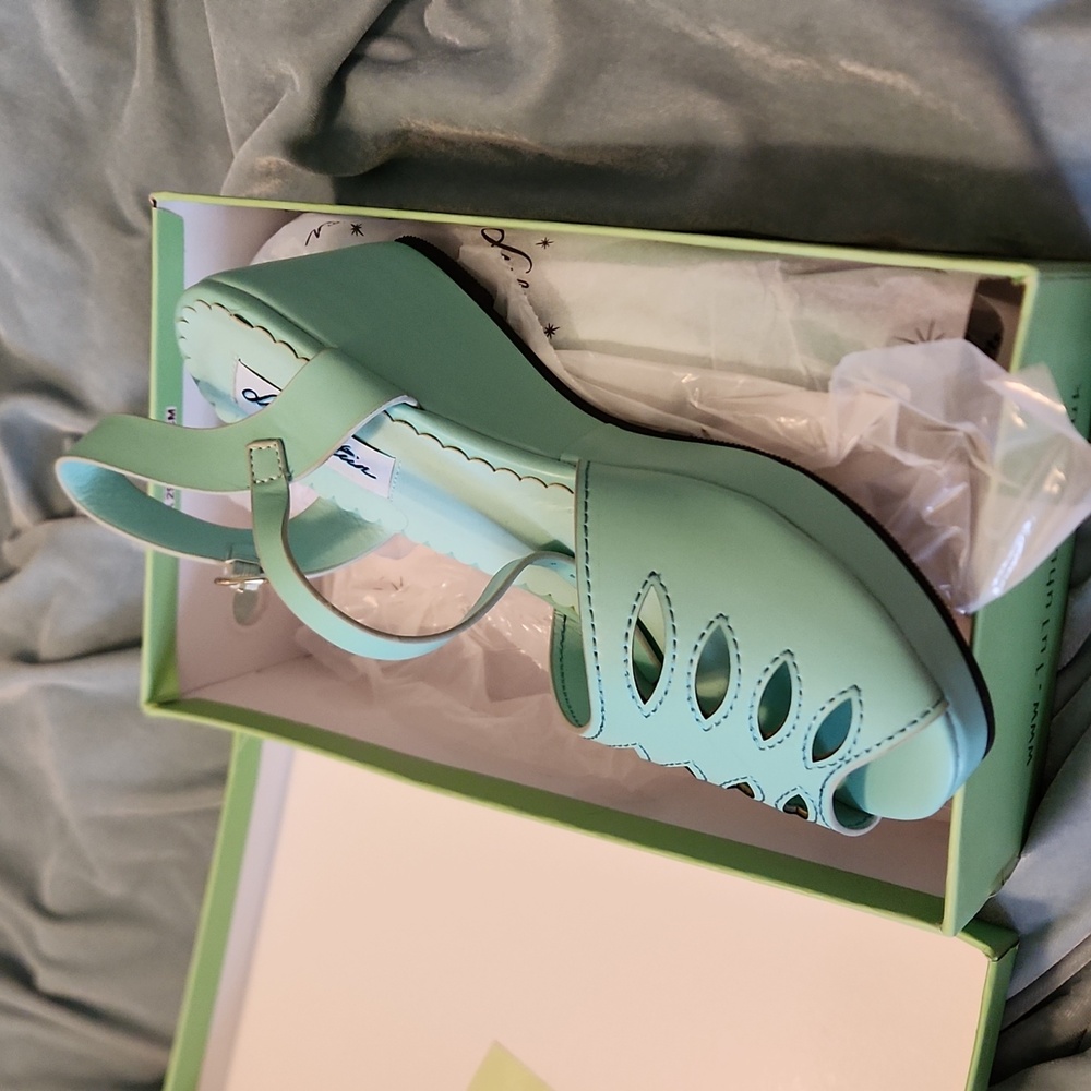 Lulu Hun New in Box Lily Wedge Sandle in Aqua, Size 8